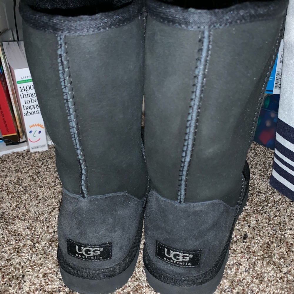 UGGS